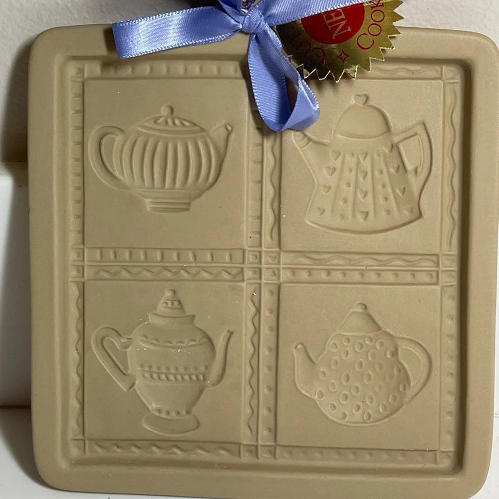 Vintage Brown Bag Cookie Art 4 Teapots Cut-Apart Cookies w/ Recipe Book - Picture 4 of 4